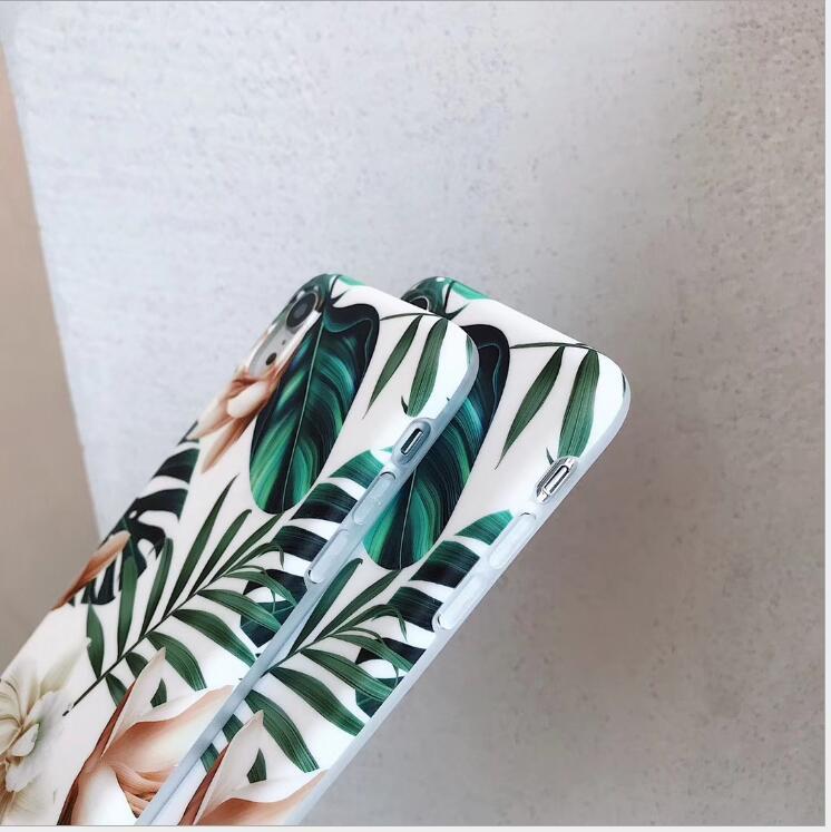 Compatible With AppleLOVECOM Flowers Banana Leaf Art Phone Case For IPhoneXS Max XR 6S 6 7 8 Plus X Retro Soft Floral Phone Back Case With Flowers Style