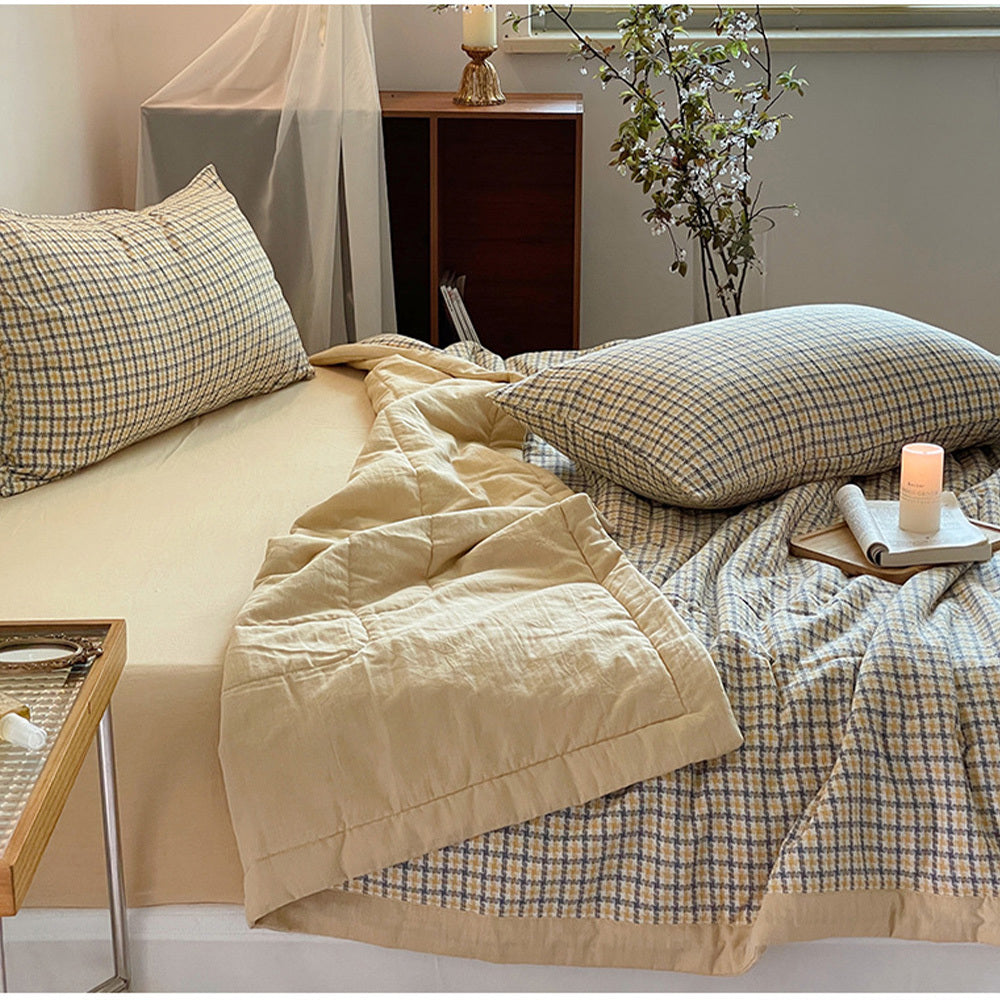 Fresh Plaid Summer Quilt High Quality Double-sided SummerQuilts Queen Bed Quilt Simple Luxury Comforter Bedding Versatility Lightweight Bedding Sleep Blanket For Bedrooms And Airy Living Area