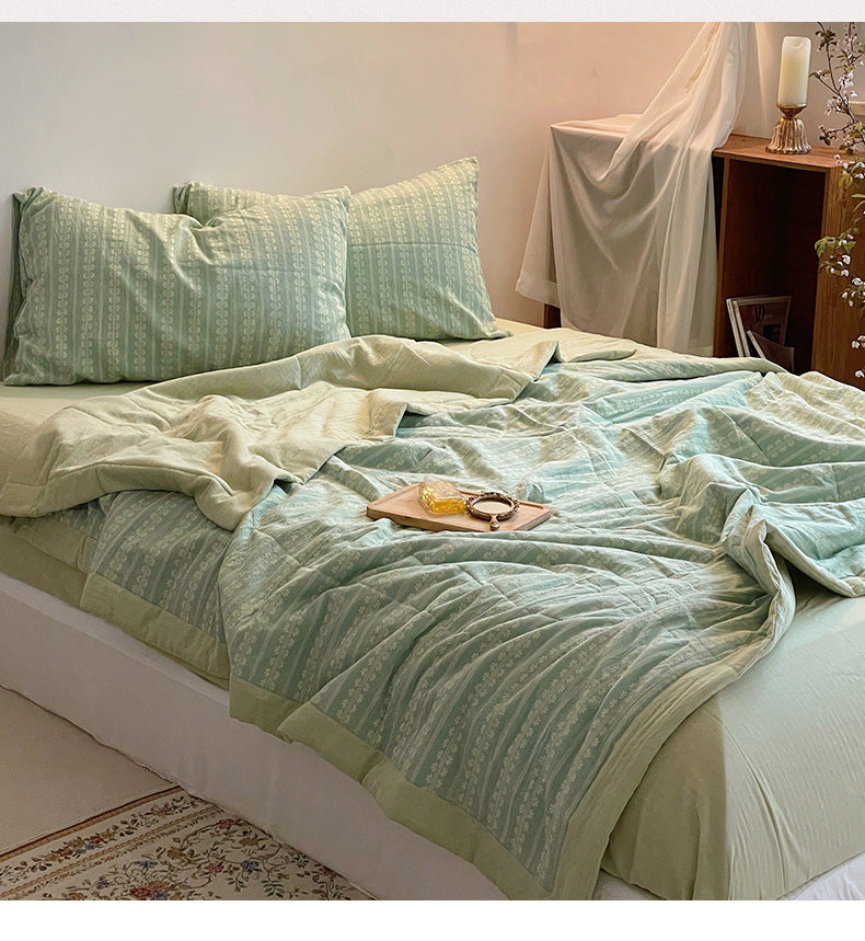 Fresh Plaid Summer Quilt High Quality Double-sided SummerQuilts Queen Bed Quilt Simple Luxury Comforter Bedding Versatility Lightweight Bedding Sleep Blanket For Bedrooms And Airy Living Area
